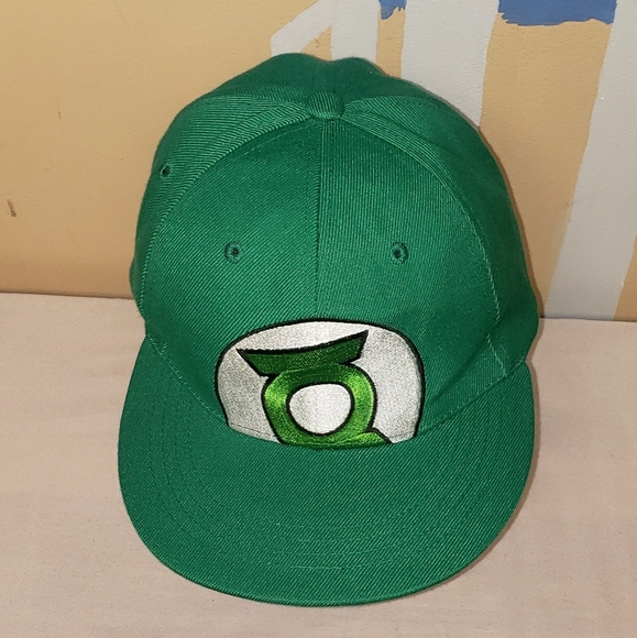 4 marvel themed hats - Picture 8 of 16